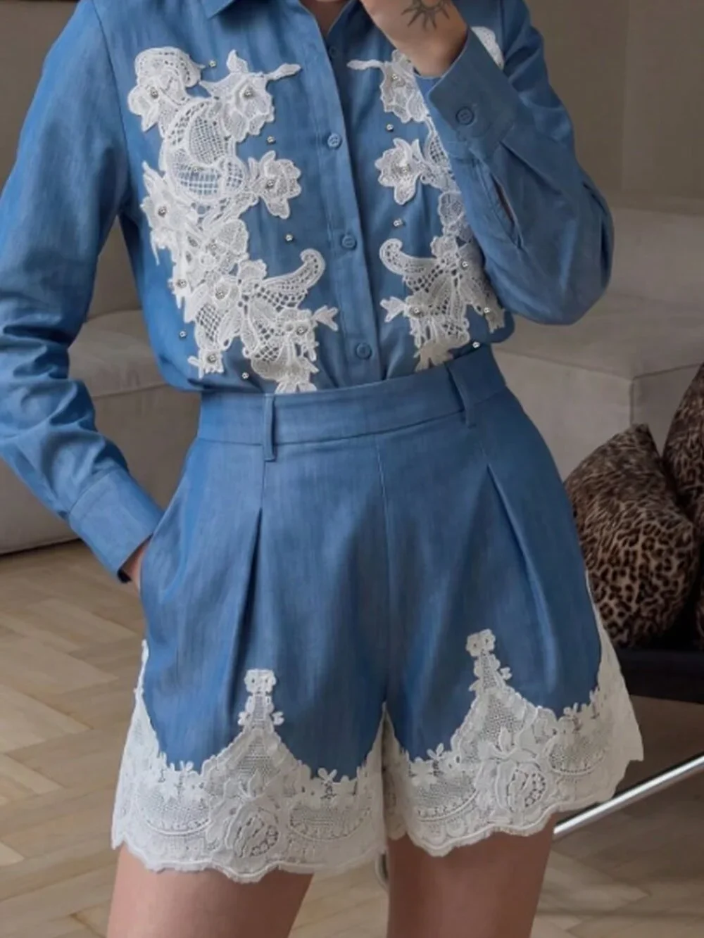 Blue Elegant Women's Lace Trim Wide Leg Shorts